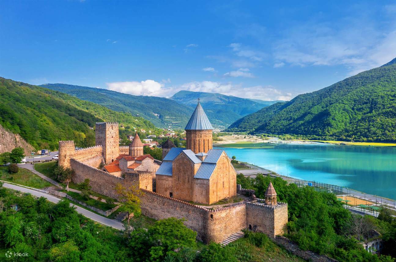 Ananuri Fortress